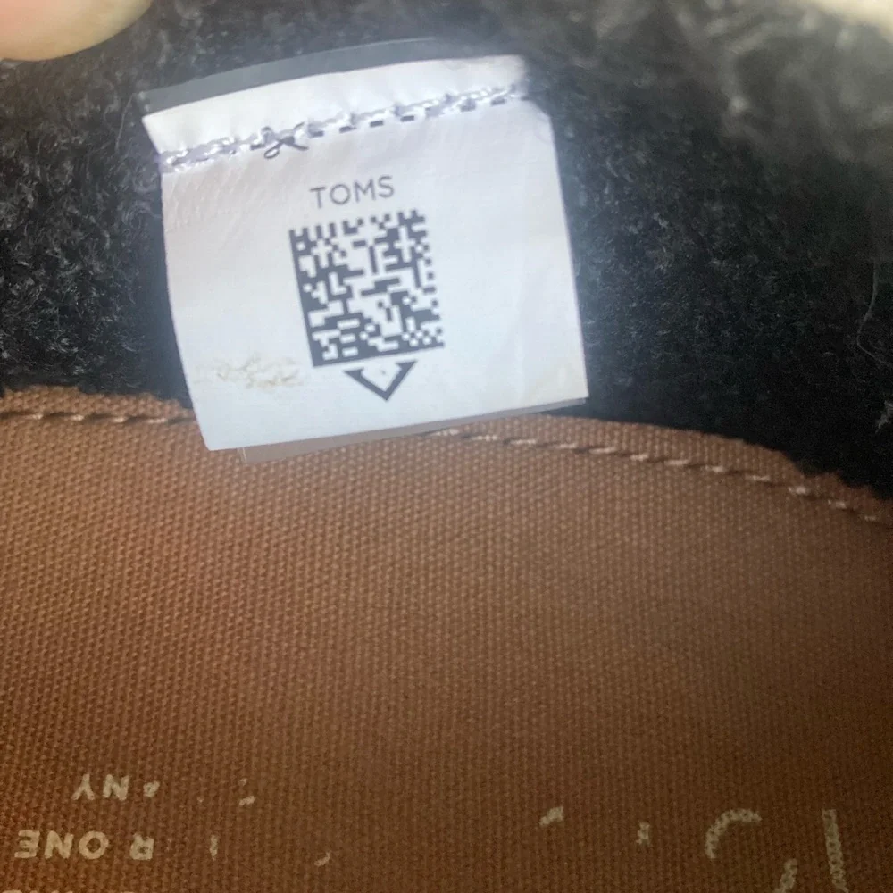 Toms fabric upper men’s Sz 10 loafer shoes - Picture 2 of 8